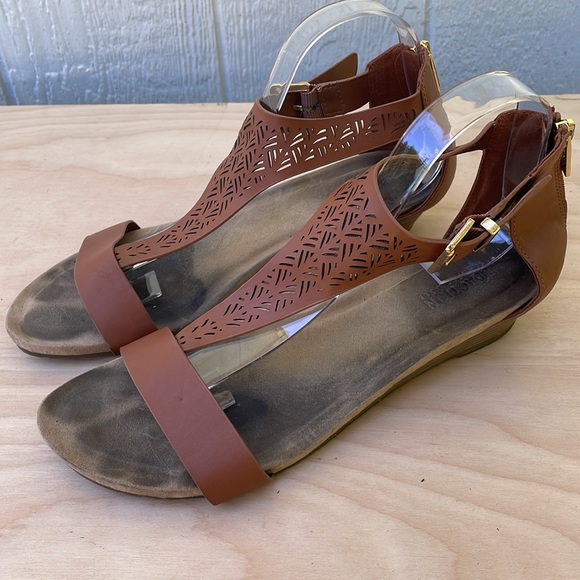 KENNETH COLE REACTION Great Love 3 faux leather sandals size 10 - Picture 2 of 10